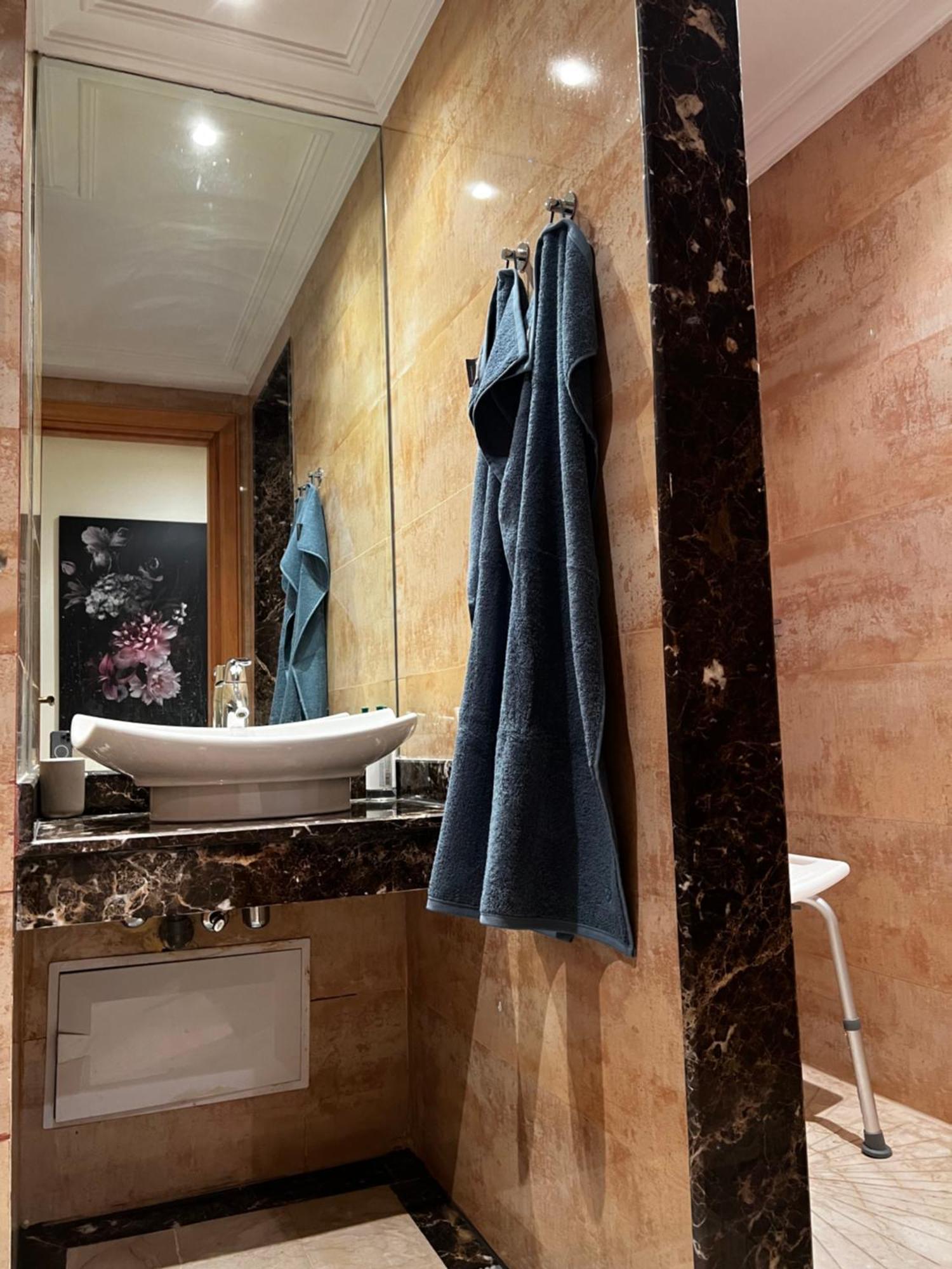 Beautiful, Great Equipped 122 M Holiday Apartment Near Majorelle Garden And Gueliz With Pool Views And A Large Balcony And Terrace Марракеш Экстерьер фото